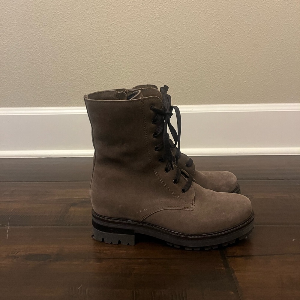 Lace Up Boots La CANADIENNE size 6